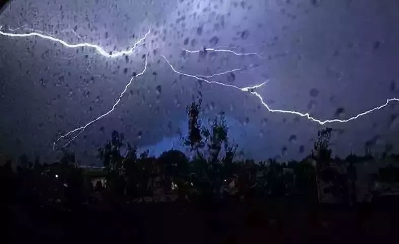 台风雷雨天如何防止漏电事故发生